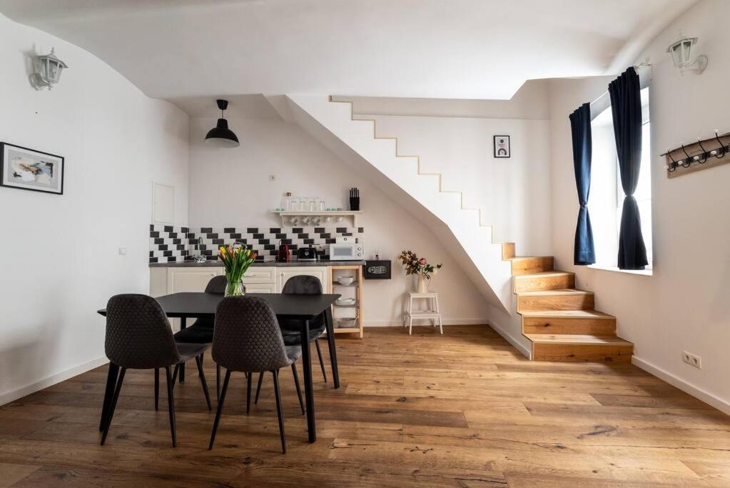 Апартаменты Cozy 1Br Duplex Near Center By Hm Вена Экстерьер фото