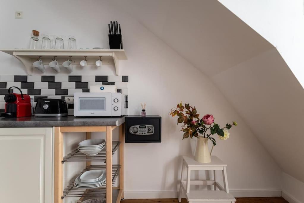 Апартаменты Cozy 1Br Duplex Near Center By Hm Вена Экстерьер фото