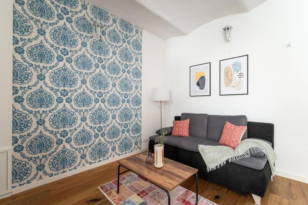 Апартаменты Cozy 1Br Duplex Near Center By Hm Вена Экстерьер фото